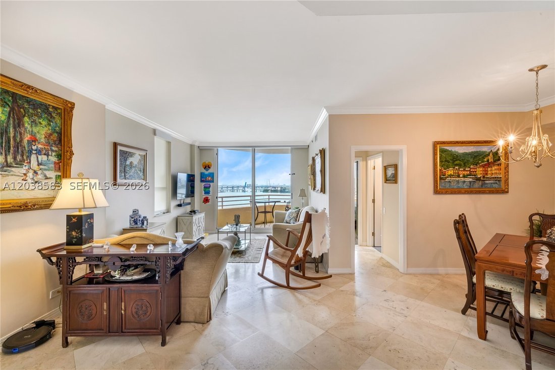 Condo in Miami, Florida, United States 3 - 18241478