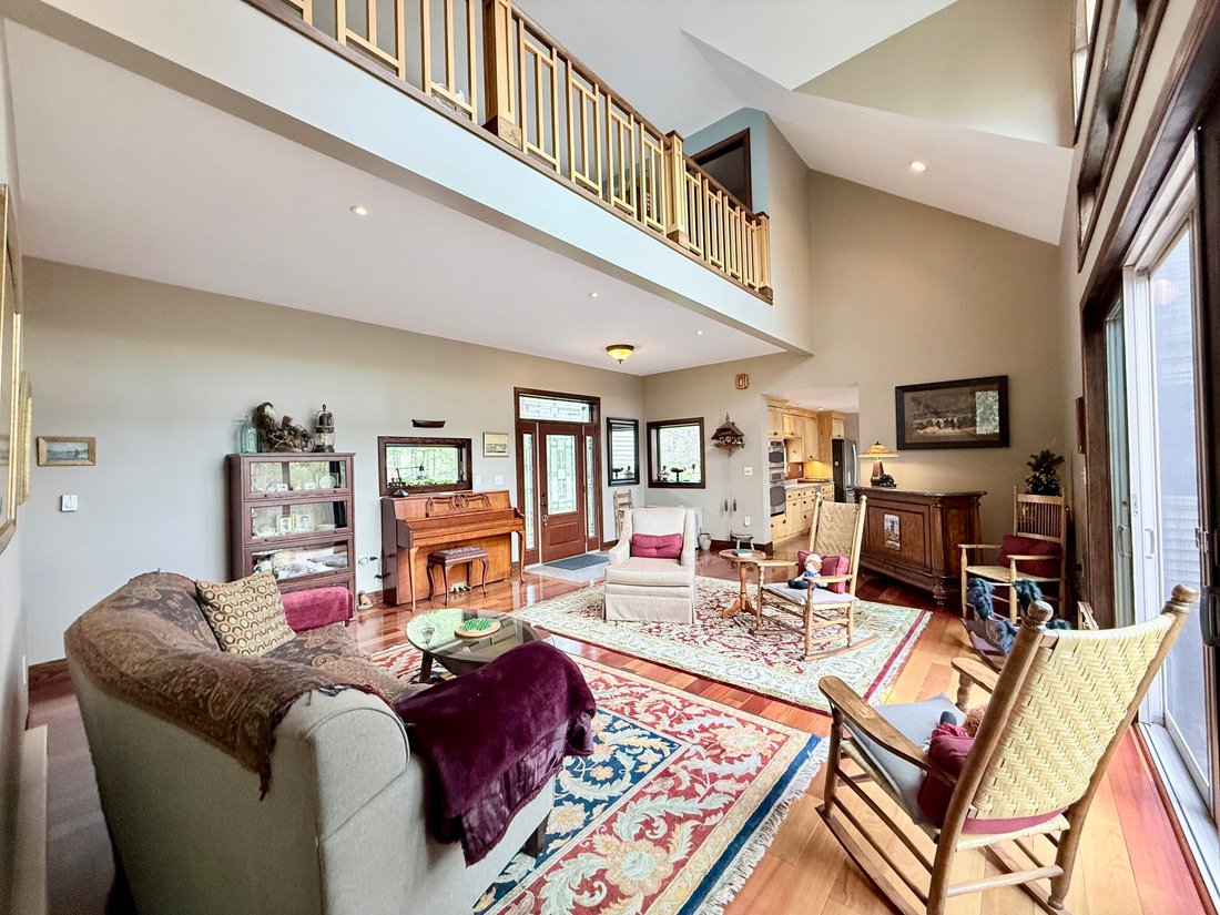 Morrisonville, New York, United States 4 - 18235701