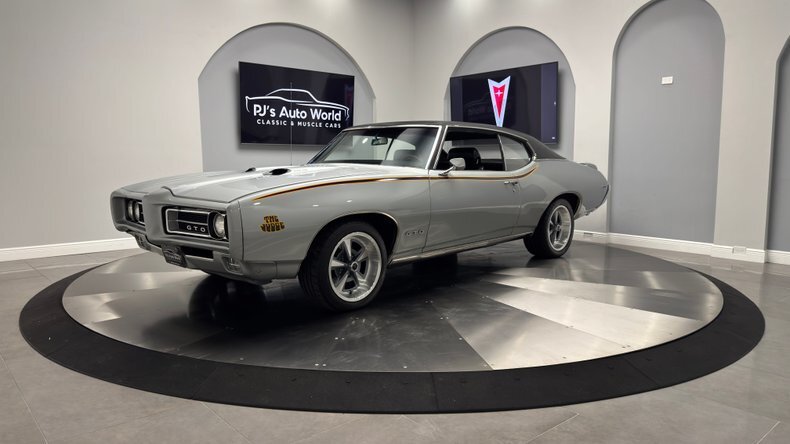Numbers Matching 400 V8  4-Speed  17” Rally II Wheels! in Clearwater, United States 1 - 18236347