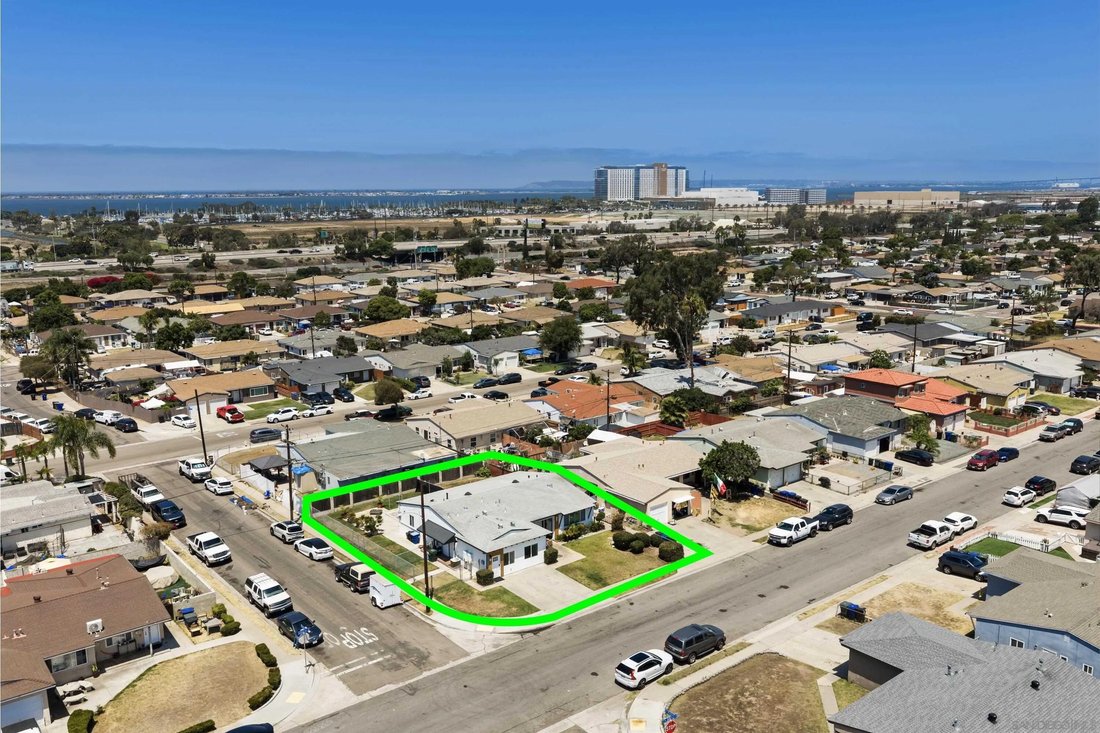 Chula Vista, California, United States 2 - 18245162