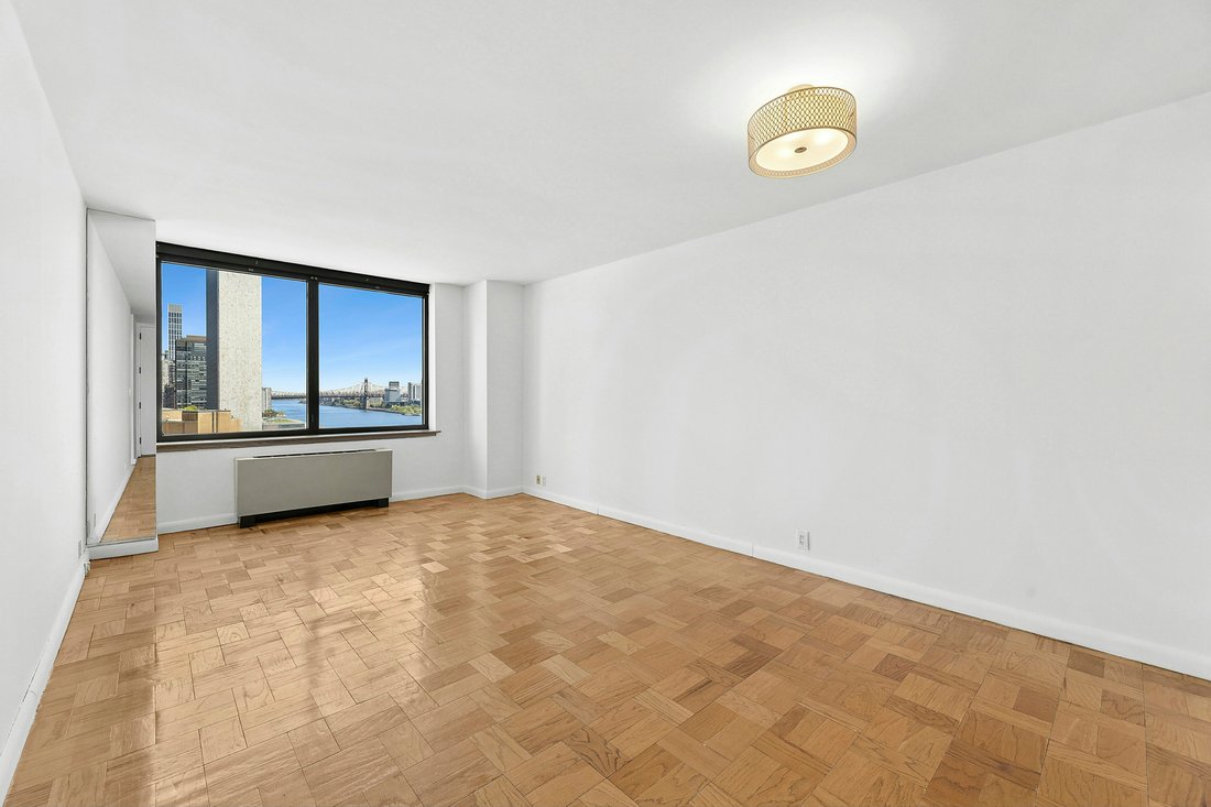 Condo in New York, New York, United States 2 - 18245276