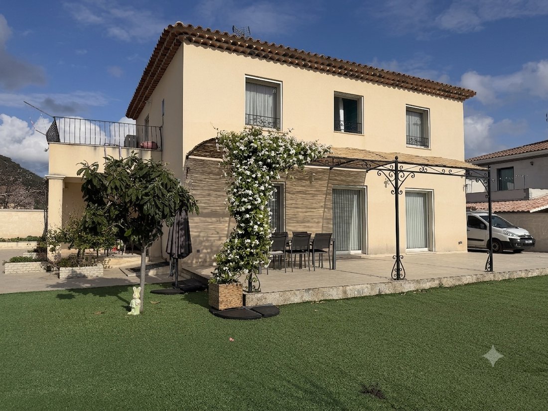 Villa in Sud, Vidauban, France 2 - 18239924