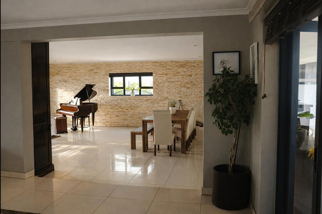 House in Bothasig, Cape Town, South Africa 4 - 18240117