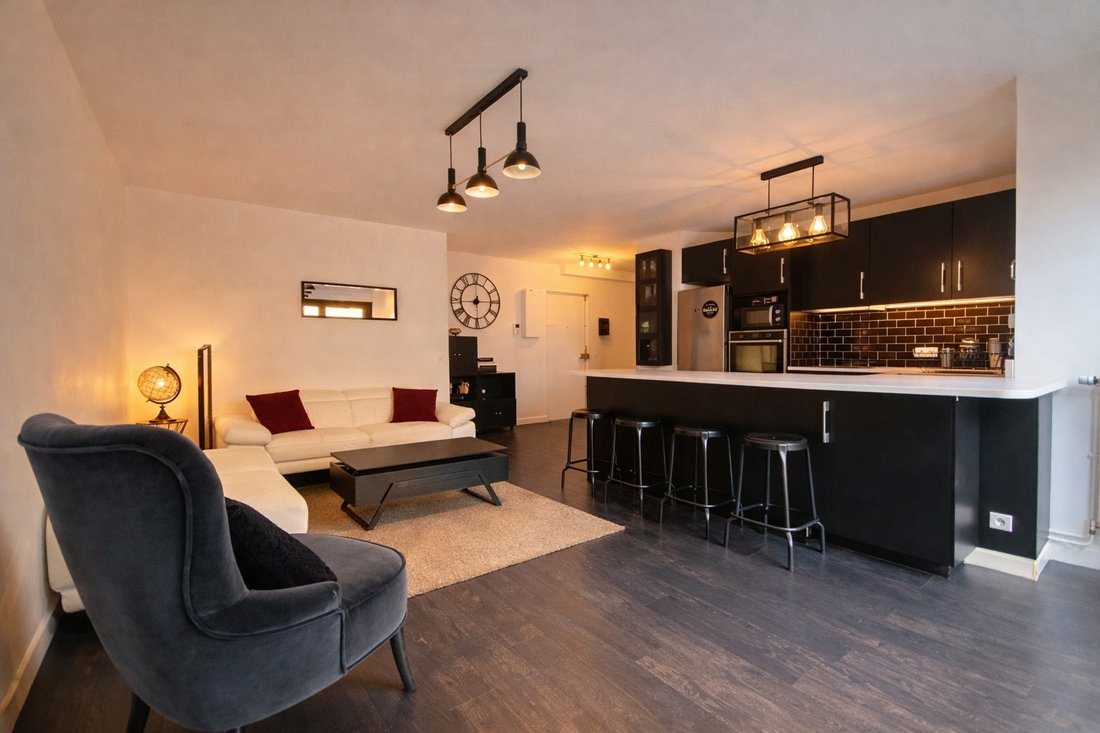 Apartment in Villiers-Cerdan, Levallois-Perret, France 5 - 18239912
