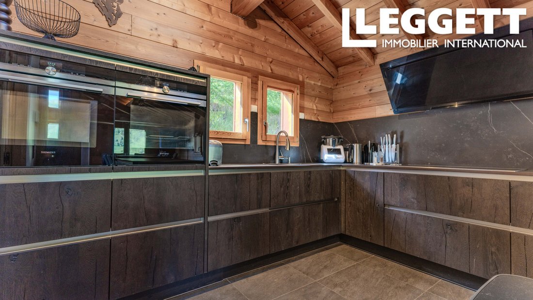 Chalet in Mont-de-Lans, Les Deux Alpes, France 5 - 18238473