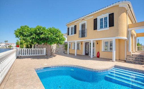 Villa in Empuriabrava, Catalonia, Spain 1