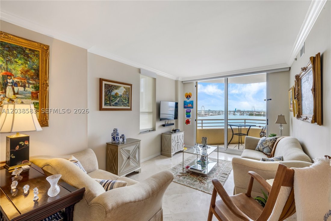 Condo in Miami, Florida, United States 4 - 18241478