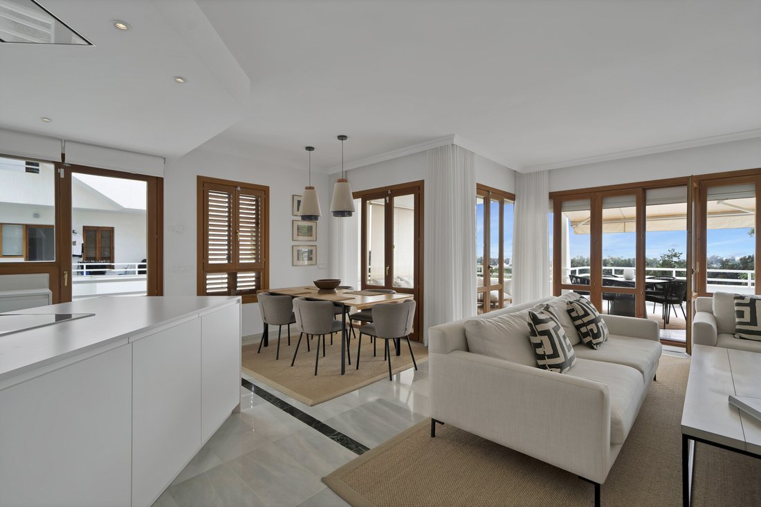 Apartment in Puerto Banus, Marbella, Spain 4 - 18238934