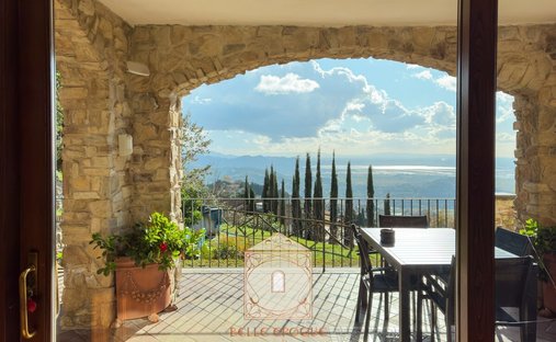 Villa in Massarosa, Tuscany, Italy 1