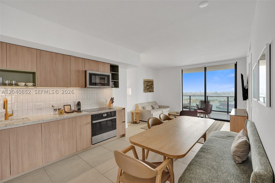 Condo in Miami, Florida, United States 2 - 18241472