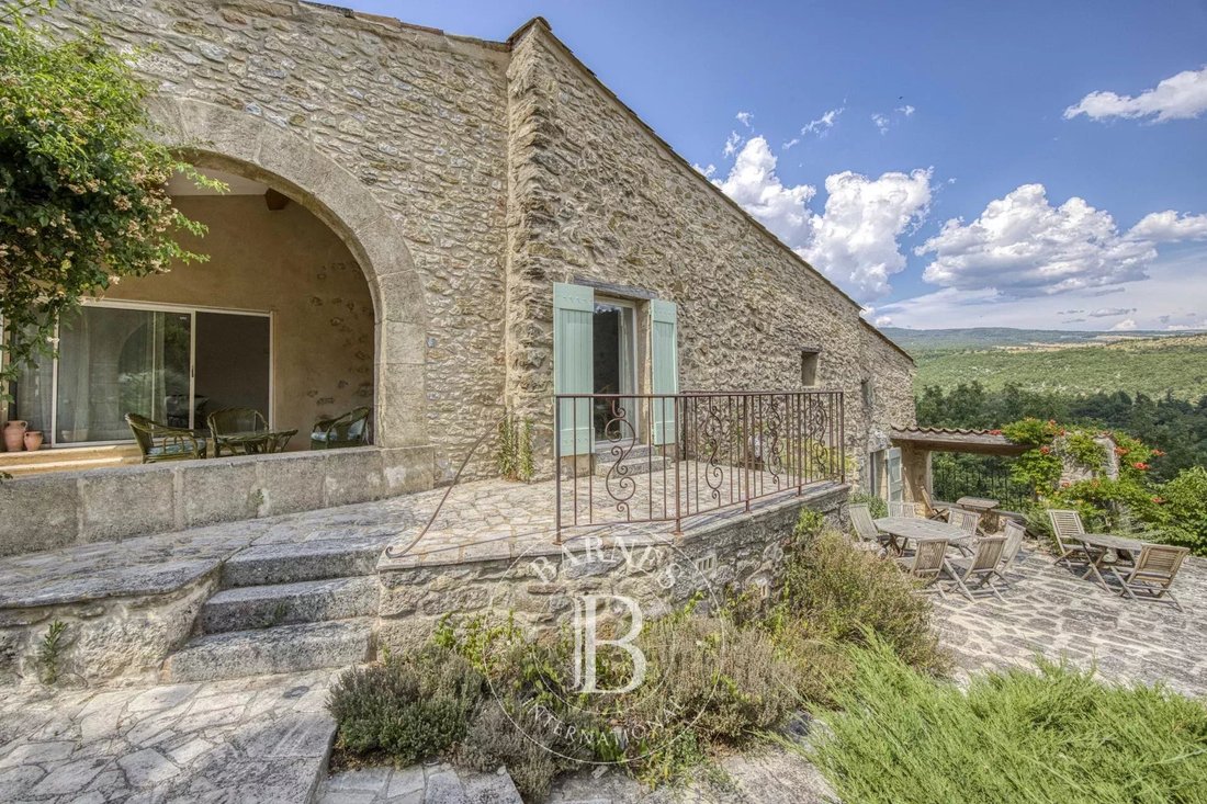 Estate in Sault, Provence-Alpes-Côte d'Azur, France 3 - 18239474