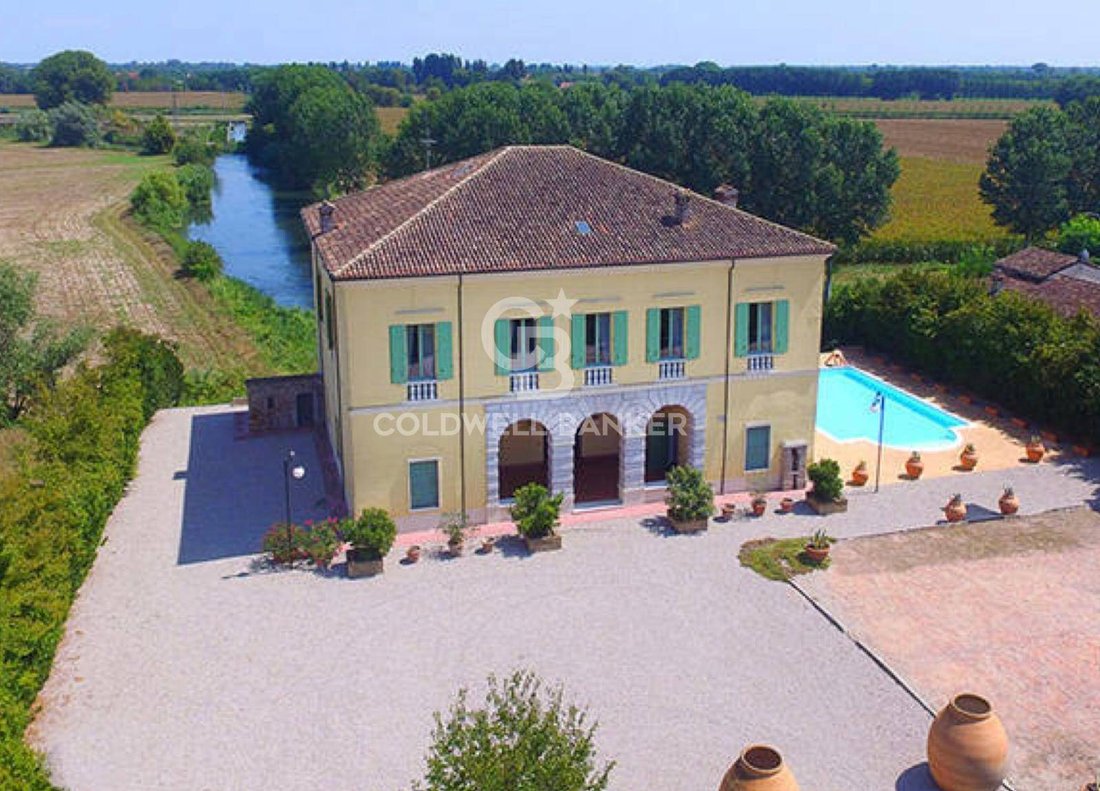 Villa in Goito, Lombardy, Italy 2 - 18246475