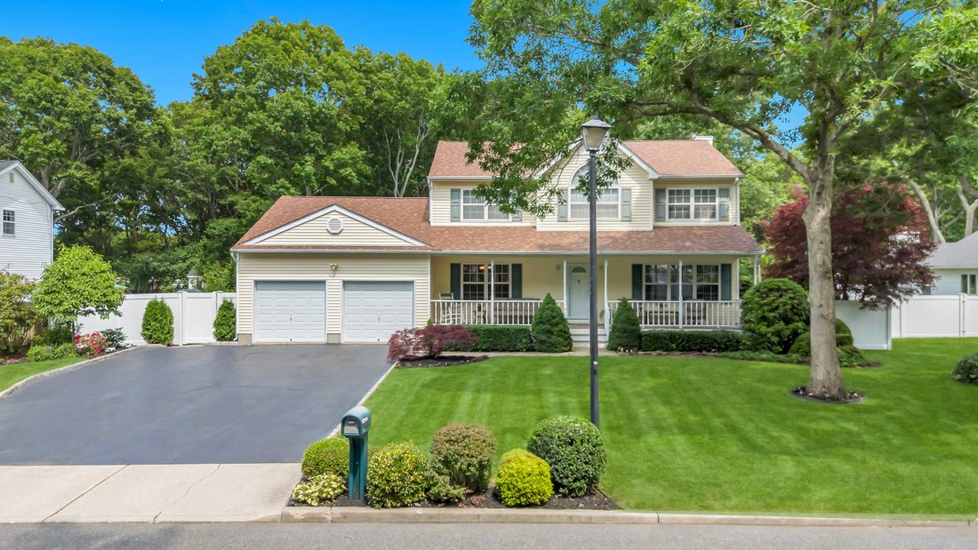 House in Medford, New York, United States 1 - 18239621