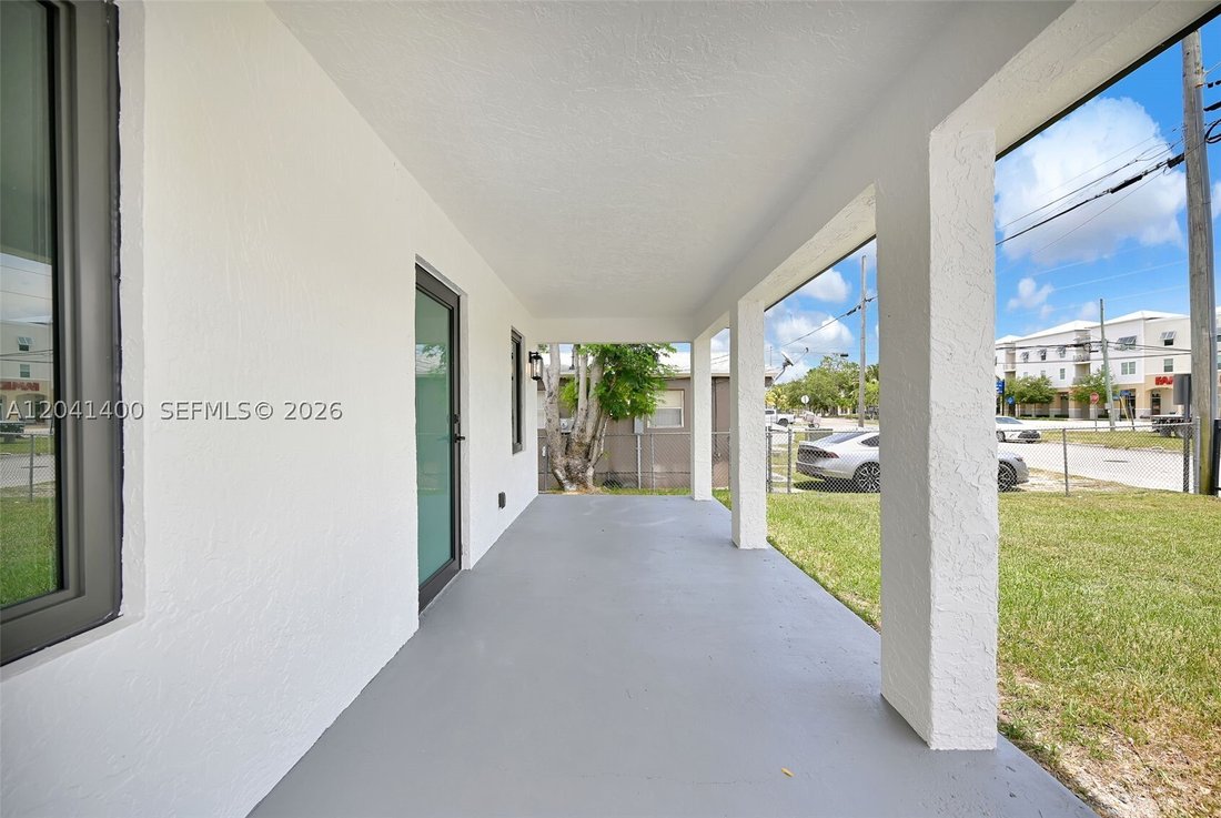 House in Miami, Florida, United States 5 - 18241476
