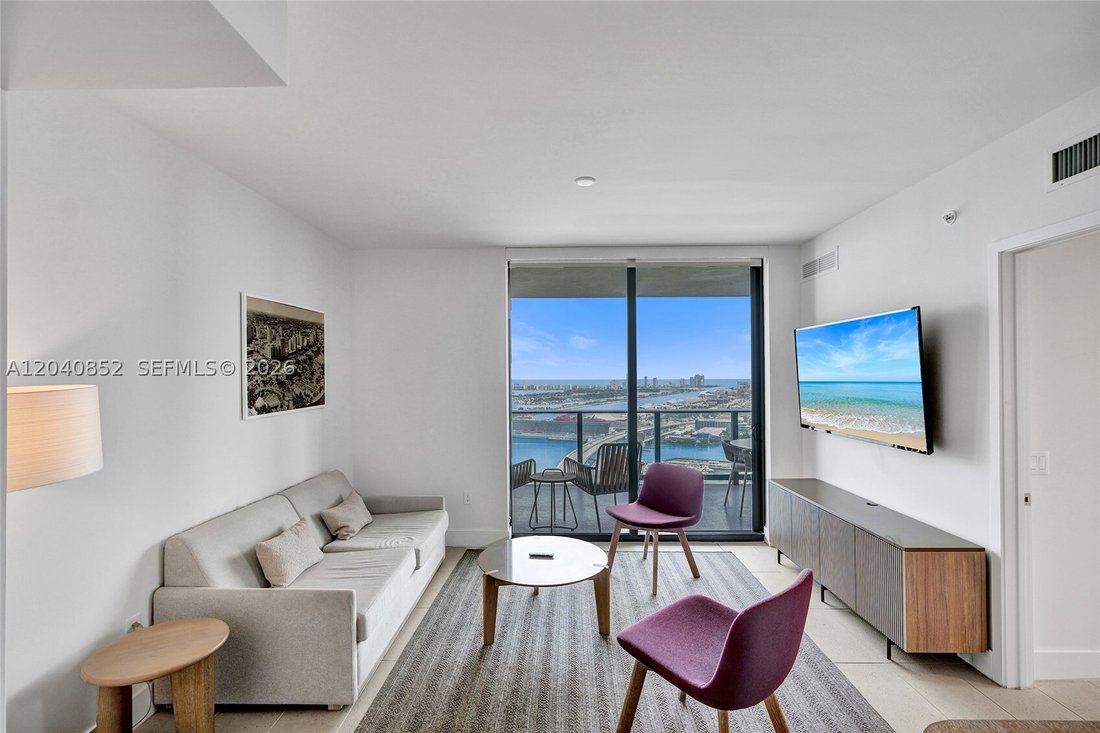 Condo in Miami, Florida, United States 1 - 18241472