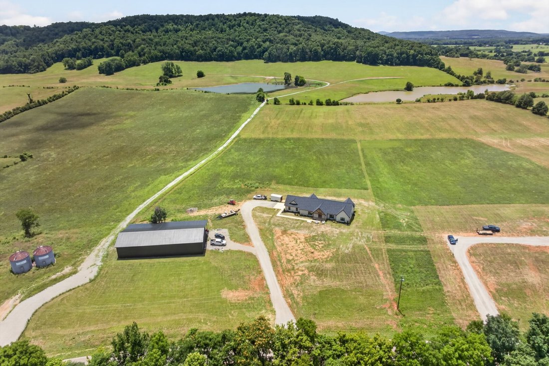 House in Sparta, Tennessee, United States 4 - 18243547