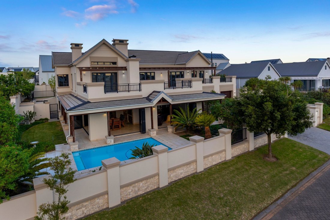 House in Kingswood Golf Estate, Western Cape, South Africa 4 - 18244071