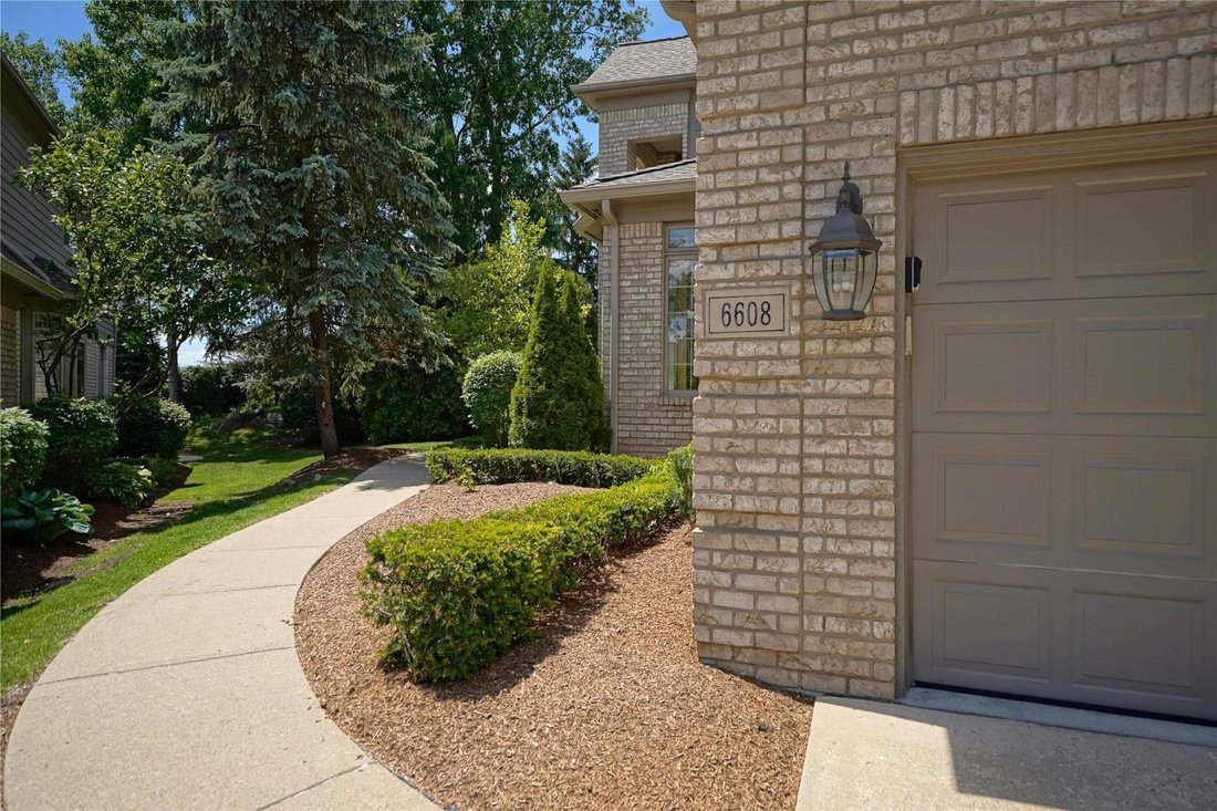 Condo in Clarkston, Michigan, United States 3 - 18246429
