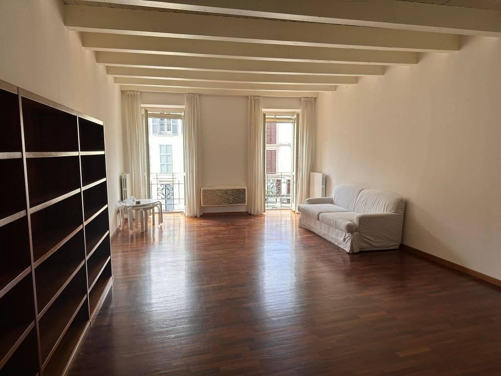 Apartment in Lungo Lago-Centro, Lecco, Lombardy 3 - 18236296