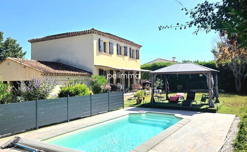 House in Nord et Ouest, Eyguières, France 1