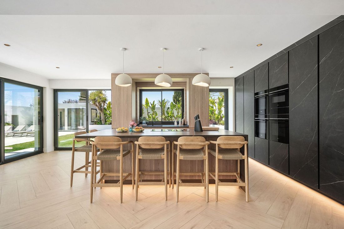 Villa in Bel-Air, Estepona, Andalusia 4 - 18239074