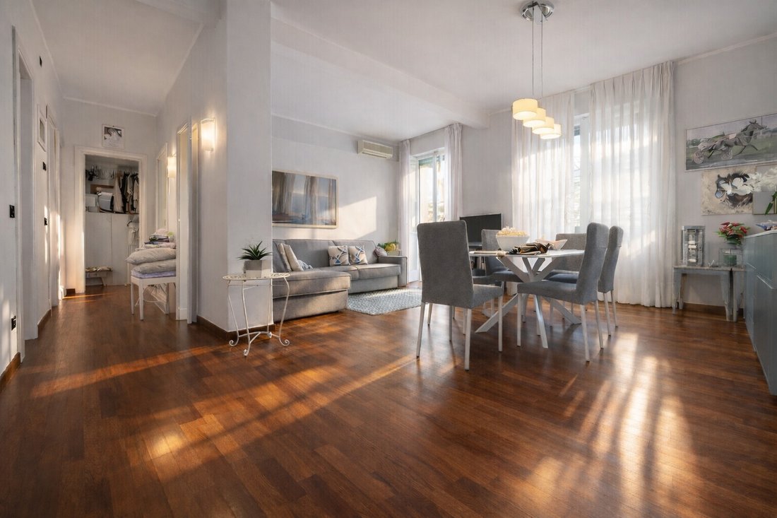 Apartment in Historic Center, Viareggio, Tuscany 1 - 18243094