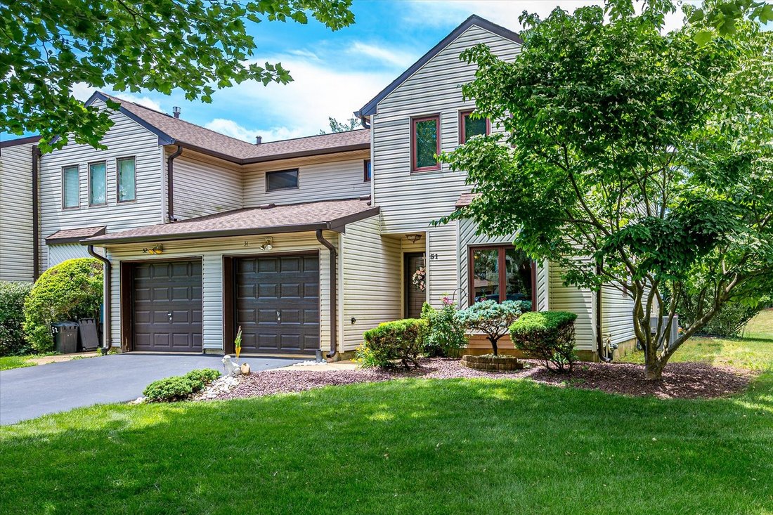 House in Marlboro Township, New Jersey, United States 2 - 18239652