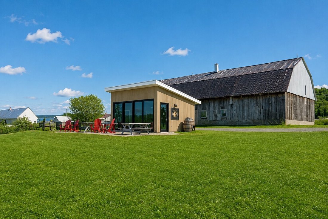 House in Sainte-Famille, Quebec, Quebec, Canada 2 - 18238665