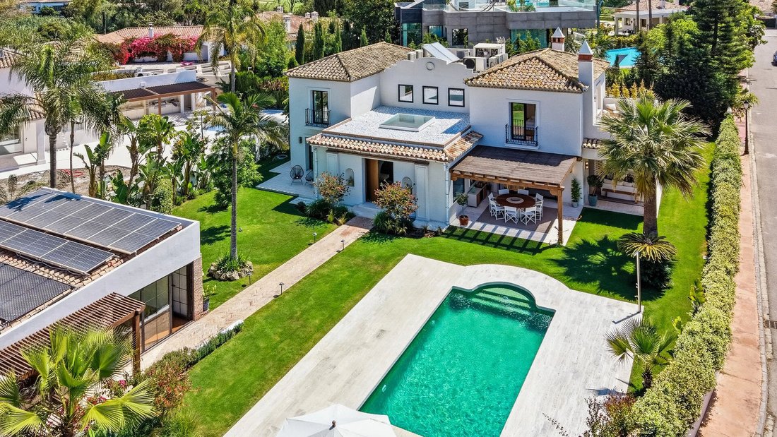 Villa in Estepona, Andalusia, Spain 1 - 18239041