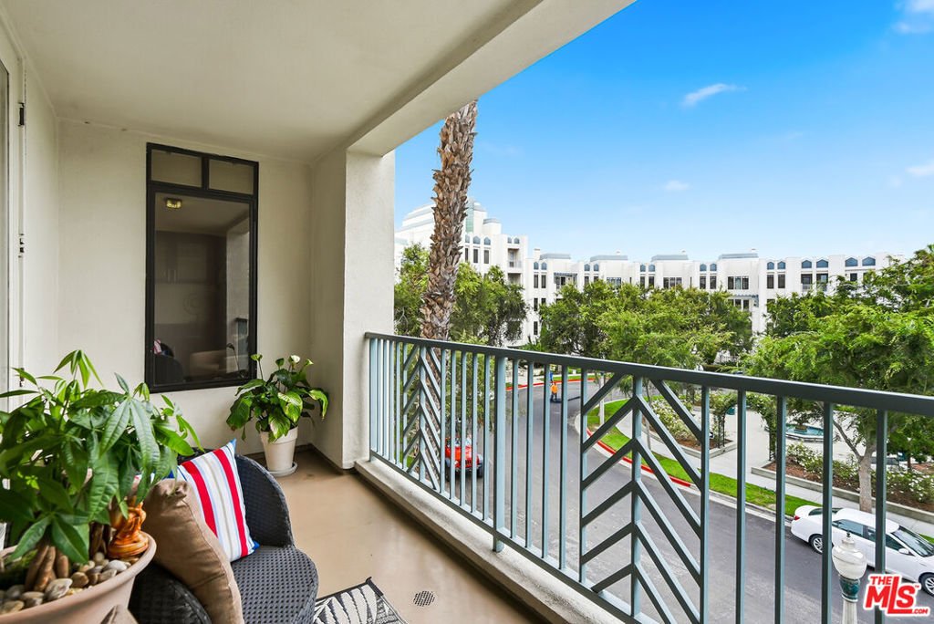 Condo in Los Angeles, California, United States 5 - 17621065