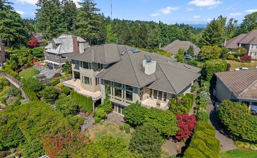 House in Cedar Hills, Oregon, United States 1
