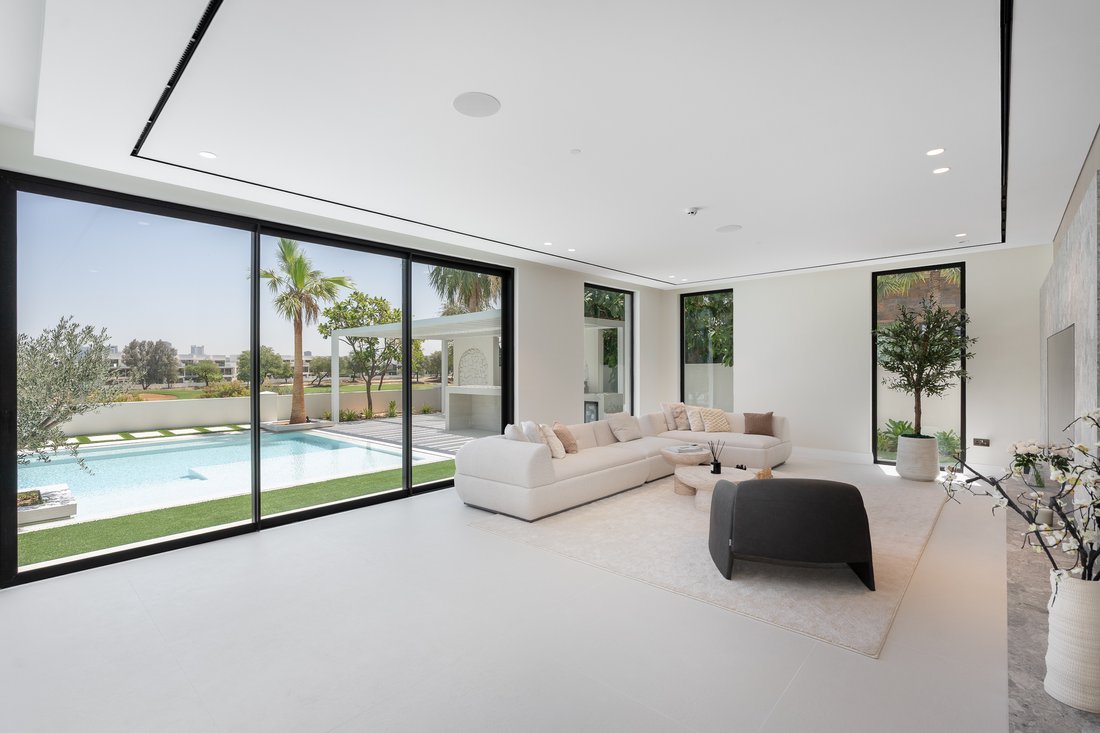Villa in Jumeirah Golf Estates, Dubai, United Arab Emirates 2 - 18239291
