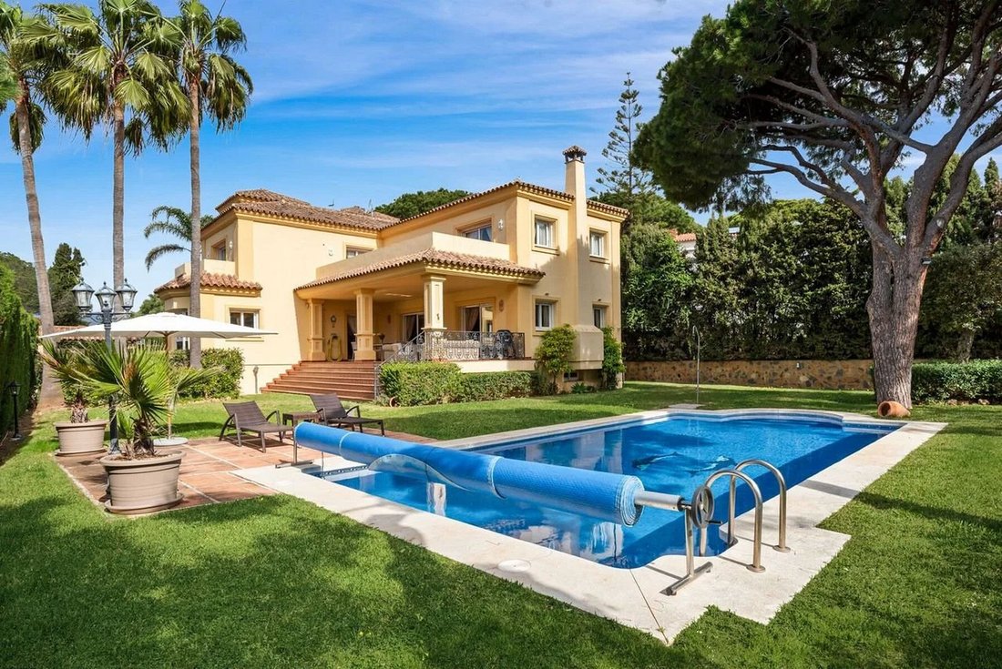Villa in Elviria-Cabopino, Marbella, Spanien 1 - 18239038