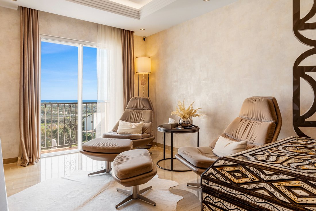 Penthouse in Benahavis, Andalusia, Spain 4 - 18238423