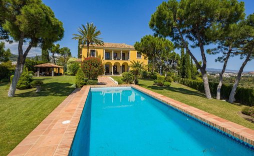 Villa in Benahavis, Andalusia, Spain 1