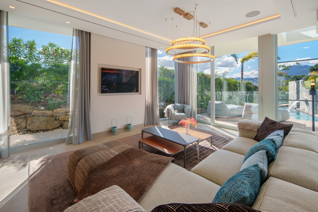 Villa in Puerto Banus, Marbella, Spain 5 - 18239070
