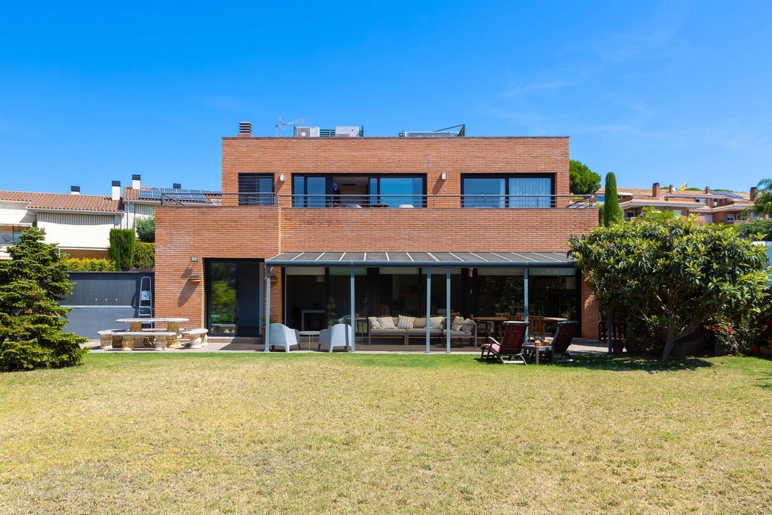 Villa in Sant Andreu de Llavaneres, Catalonia, Spain 2 - 18237181