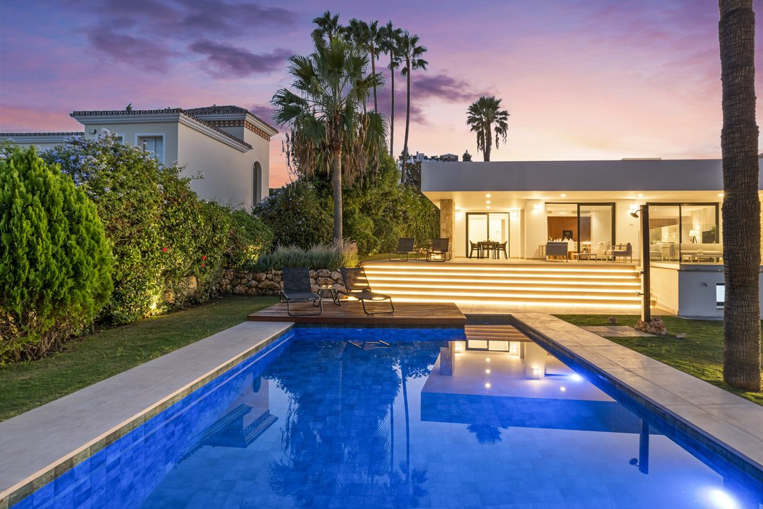 Villa in Guadalmina Alta, San Pedro de Alcantara, Spain 3 - 18238778