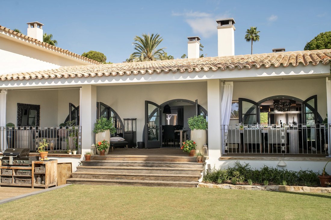 Villa in El Paraíso, Benahavis, Spain 3 - 18238823