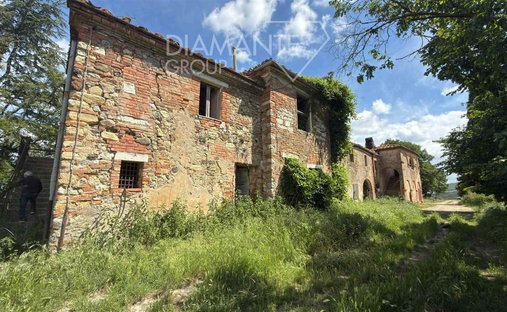 Farm Ranch in Asciano, Tuscany, Italy 1