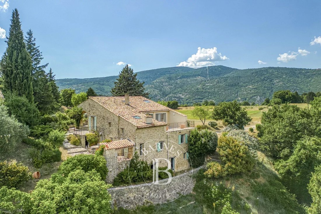 Estate in Sault, Provence-Alpes-Côte d'Azur, France 4 - 18239474
