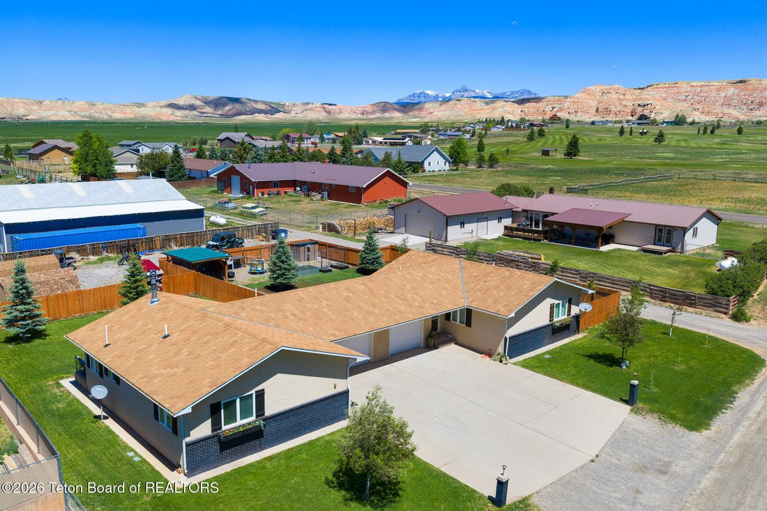 House in Dubois, Wyoming, United States 1 - 18238179