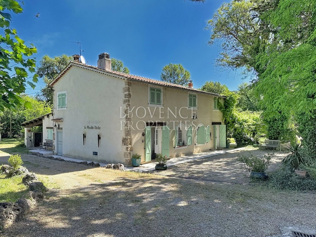 Estate in Salernes, Provence-Alpes-Côte d'Azur, France 3 - 18244925