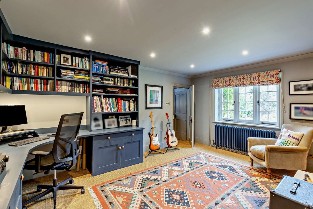 Haus in Churt, England 5 - 18236973