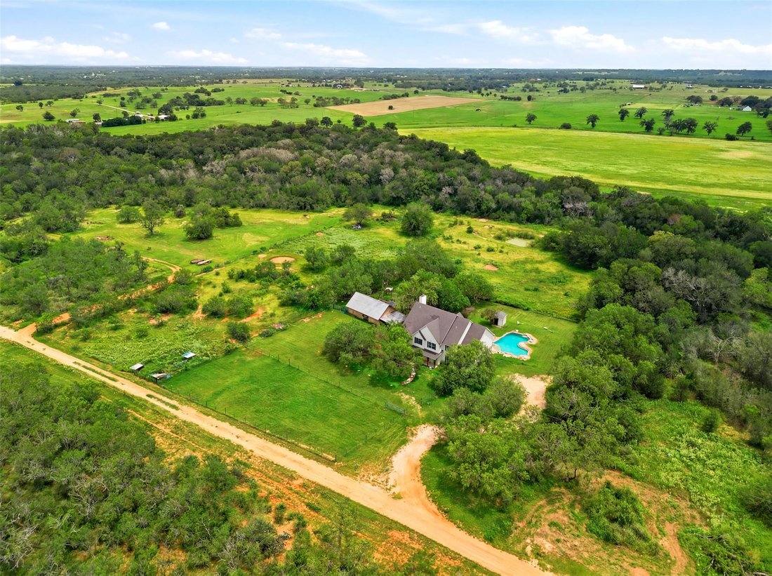 House in Seguin, Texas, United States 1 - 18244129