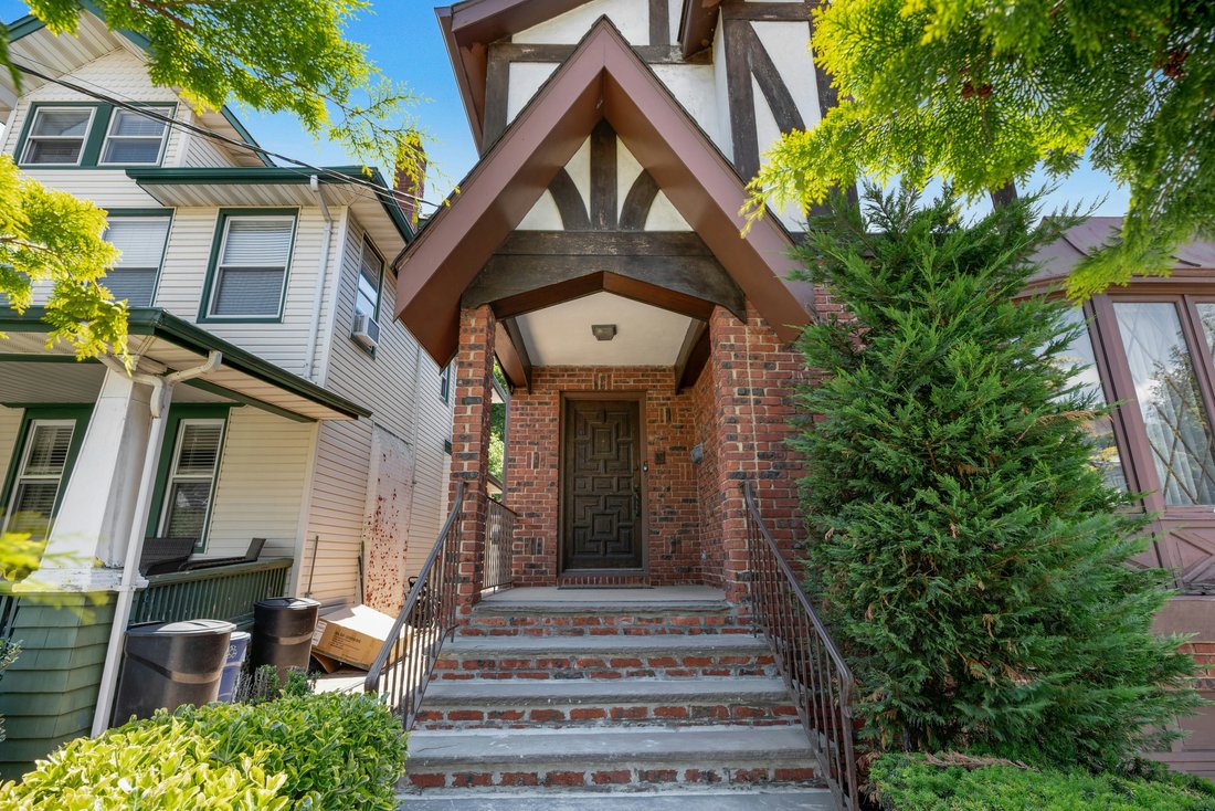 House in Bayonne, New Jersey, United States 3 - 18239620