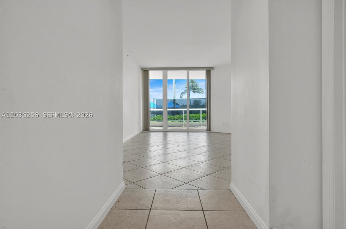 Condo in Miami Beach, Florida, United States 3 - 18227073