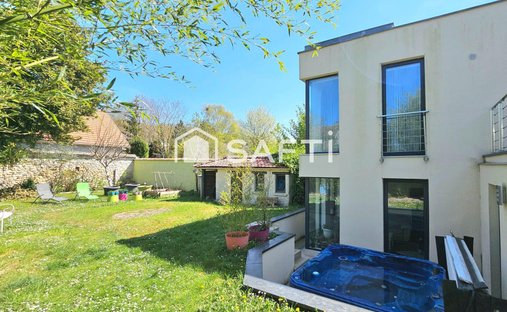 Haus in Bas, Maule, Frankreich 1