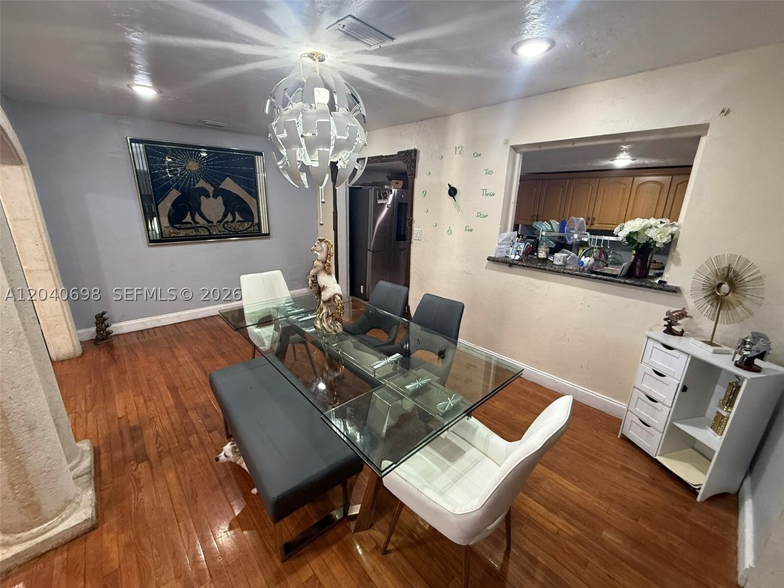 House in Hialeah, Florida, United States 5 - 18241482