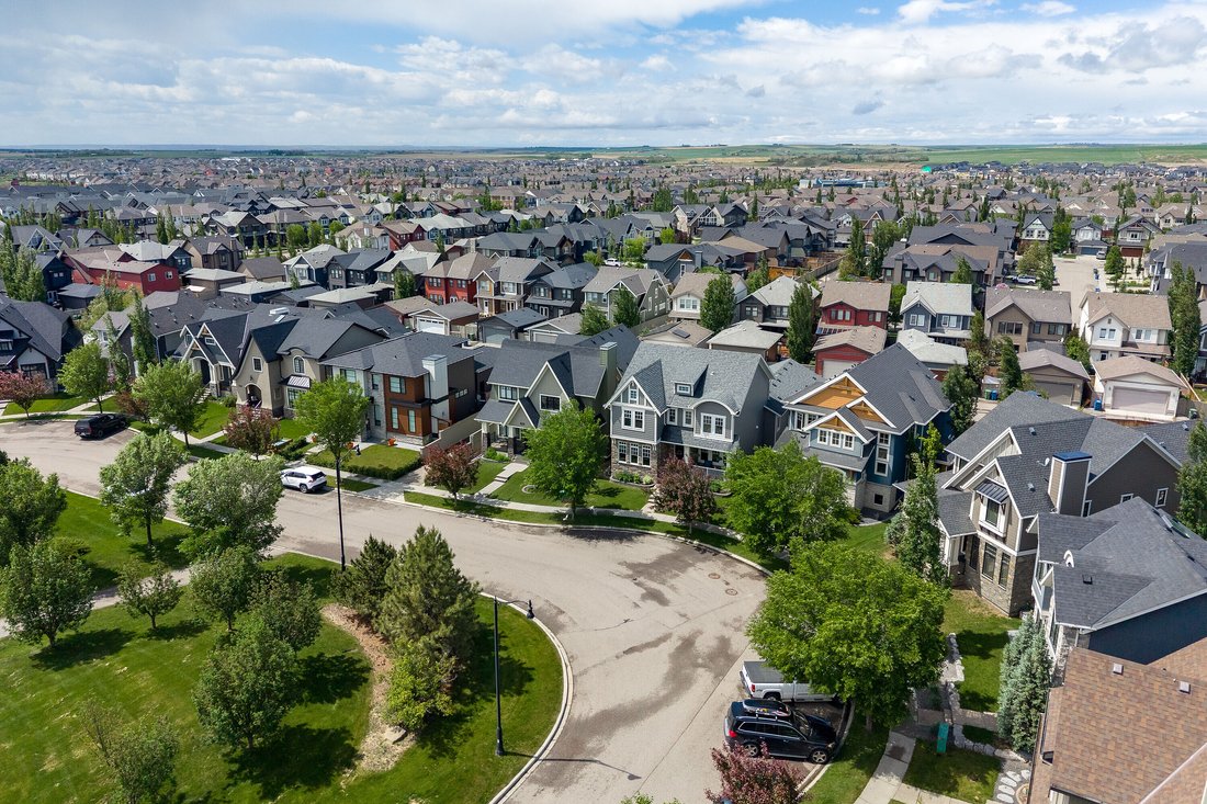 House in Airdrie, Alberta, Canada 2 - 18240819